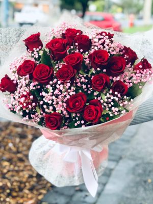Pink Baby’s breath & Roses